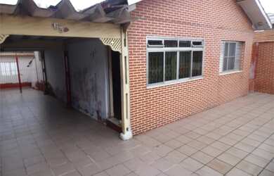 Imagem: A casa possui 2 Dormitórios, 1 Banheiro, 5 Vagas na garagem