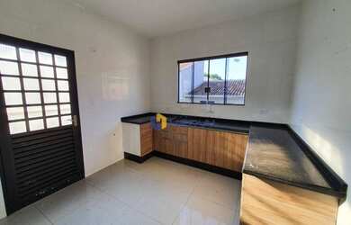 Imagem: A casa possui 3 Dormitórios, 4 Banheiros, 197m² de Área e