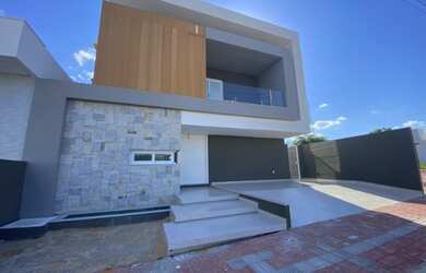 Imagem 2: Casa no Condomínio. Piscina, Varanda, 200m² de Áreae2 Vagas na garagem