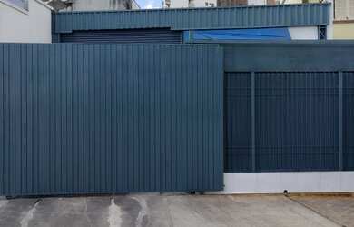 Imagem: O depósito possui 3 Vagas na garagem, 100m² de Área e está