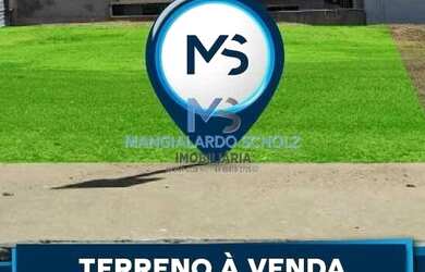 Imagem: O terreno possui 427m² de Área e está localizado em Porto