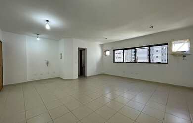 Imagem: O depósito possui 1 Vaga na garagem e 35m² de Área e está