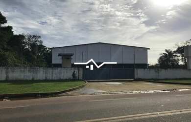 Imagem: O depósito possui 5 Vagas na garagem, 1.600m² de Área e