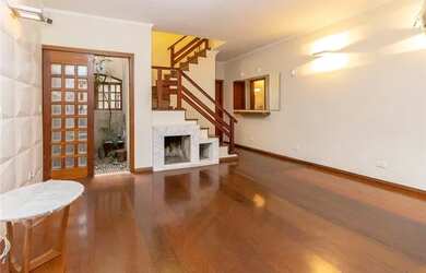 Imagem: A casa à venda possui 2 Dormitórios, 4 Banheiros, 136m² de