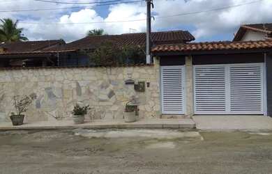 Imagem: A casa em condomínio possui 3 Dormitórios, 2 Banheiros, 1