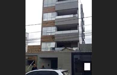 Imagem: O apartamento possui 3 Dormitórios, 1 Banheiro, 3 Vagas na
