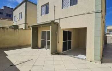 Imagem: A casa em condomínio possui 4 Dormitórios, 5 Banheiros, 4