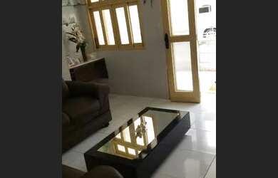 Imagem: A casa possui 2 Dormitórios, 1 Banheiro, 1 Vaga na garagem