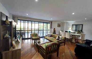 Imagem: O apartamento possui 4 Dormitórios, 5 Banheiros, 2 Vagas na