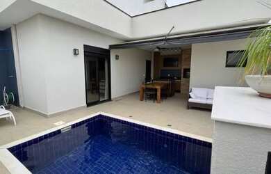 Imagem: A casa em condomínio possui 3 Dormitórios, 4 Banheiros, 4