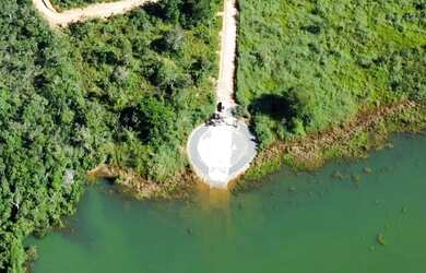 Imagem: O terreno possui 1.000m² de Área e está localizado em Prive