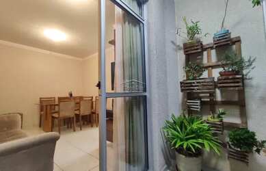 Imagem: O apartamento possui 2 Dormitórios, 1 Banheiro, 1 Vaga na garagem