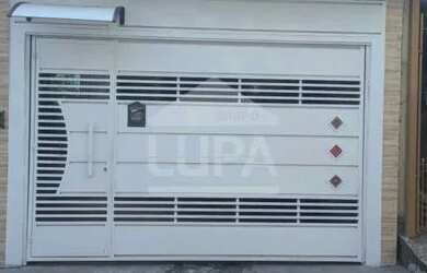 Imagem: A casa possui 2 Dormitórios, 2 Banheiros, 1 Vaga na garagem