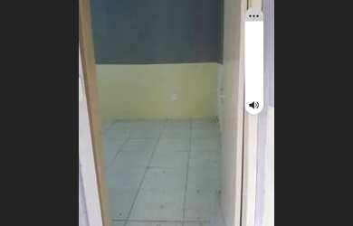 Imagem: A casa possui 1 Dormitório, 1 Banheiro e está localizado