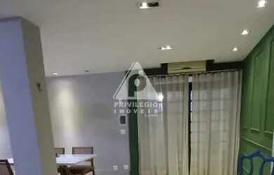 Imagem: A casa possui 4 Dormitórios, 3 Banheiros, 1 Vaga na garagem