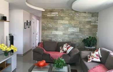 Imagem: A casa possui 3 Dormitórios, 2 Banheiros, 1 Vaga na garagem