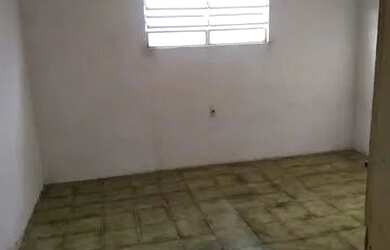 Imagem: A casa possui 2 Dormitórios, 2 Banheiros e está localizado