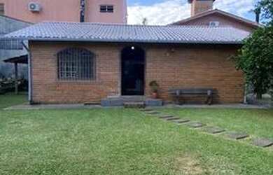 Imagem: A casa possui 2 Dormitórios, 1 Banheiro, 50m² de Área e