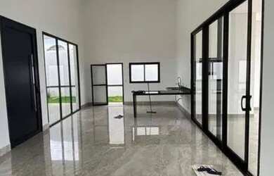 Imagem: A casa em condomínio possui 3 Dormitórios, 2 Banheiros, 3