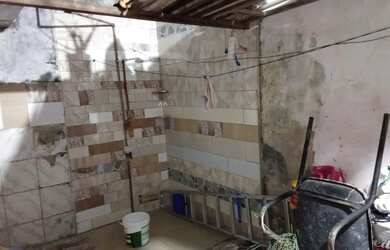 Imagem: A casa possui 3 Dormitórios, 1 Banheiro e está localizado