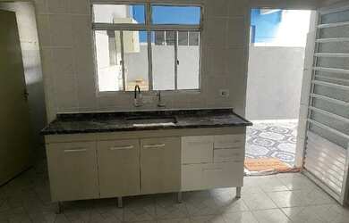 Imagem 5: Sobrado Amplo no Jardim Peri - 2 Quartos, 2 Banheiros, Sala e Cozinha...
