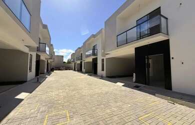 Imagem 1: Casa à Venda no Condomínio Betel em Buraquinho com 3 quartos - Lauro de Freitas - BA