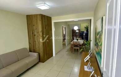 Imagem: A casa possui 3 Dormitórios, 2 Banheiros, 1 Vaga na garagem