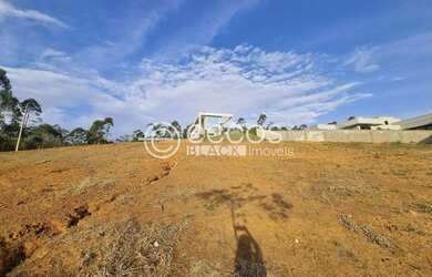 Imagem: O terreno possui 977m² de Área, Imóvel novo e está localizado