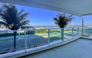 Imagem: O apartamento possui 4 Dormitórios, 3 Banheiros, 2 Vagas na