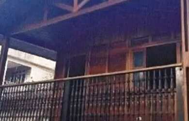 Imagem: A casa possui 2 Dormitórios, 1 Banheiro, 90m² de Área e