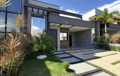 Imagem: A casa em condomínio possui 3 Dormitórios, 2 Banheiros, 3