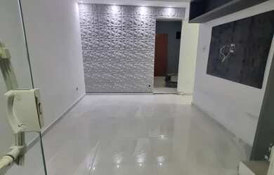 Imagem: A casa possui 3 Dormitórios, 2 Banheiros, 2 Vagas na garagem