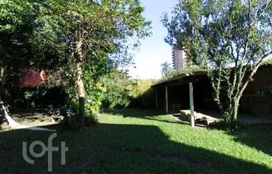 Imagem: A casa possui 3 Dormitórios, 1 Banheiro, 100m² de Área e