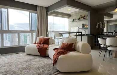 Imagem: O apartamento possui 4 Dormitórios, 5 Banheiros, 4 Vagas na