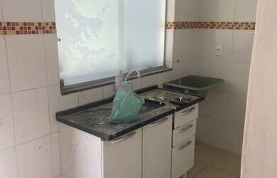 Imagem: A casa possui 1 Dormitório, 1 Banheiro, 1 Vaga na garagem