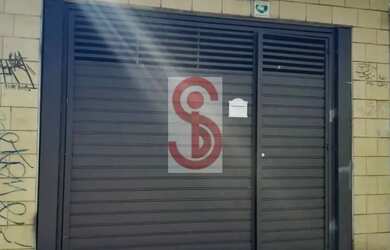 Imagem: A casa possui 3 Dormitórios, 1 Banheiro, 1 Vaga na garagem