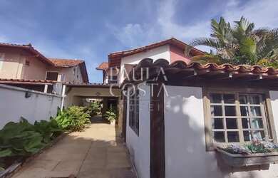 Imagem: A casa em condomínio possui 4 Dormitórios, 3 Banheiros, 4