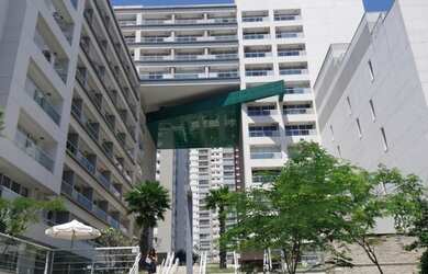 Imagem: O depósito para alugar possui 2 Vagas na garagem e 57m² de