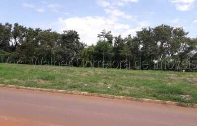 Imagem: O terreno possui 200m² de Área e está localizado em Loteamento