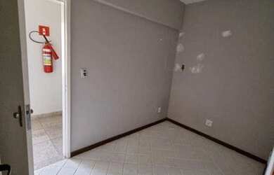 Imagem: O depósito possui 1 Vaga na garagem, 28m² de Área e está