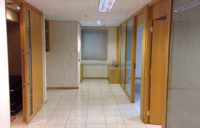 Imagem: O depósito possui 2 Vagas na garagem, 75m² de Área e está