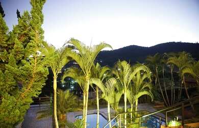 Imagem: A casa em condomínio possui 4 Dormitórios, 5 Banheiros, 5