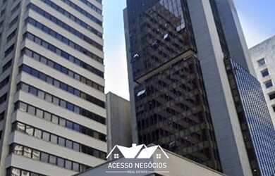 Imagem: O depósito possui 3 Vagas na garagem e 316m² de Área e está