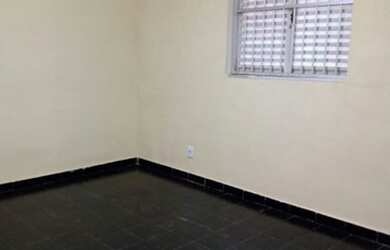 Imagem: O apartamento possui 2 Dormitórios, 1 Banheiro e está localizado