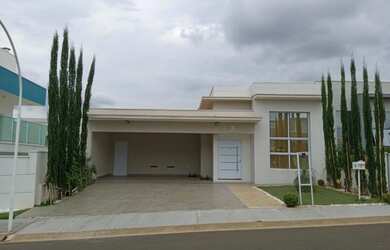 Imagem: A casa em condomínio possui 3 Dormitórios, 5 Banheiros, 2