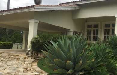 Imagem 1: Linda casa em Atibaia, no condomínio Flamboyant, com 5 suítes, 8 vagas...