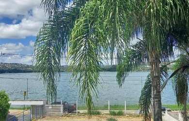 Imagem: A casa e possui 4 Dormitórios, Suítes, 4 Banheiros, 5 Vagas