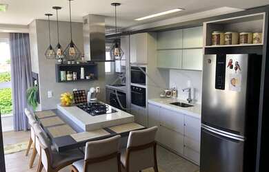 Imagem: O apartamento possui 2 Dormitórios, 1 Banheiro, 2 Vagas na