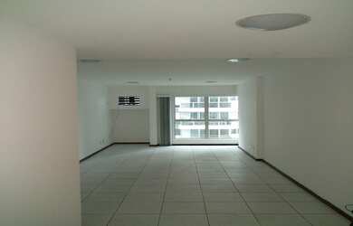 Imagem: O depósito possui 1 Vaga na garagem, 29m² de Área e está