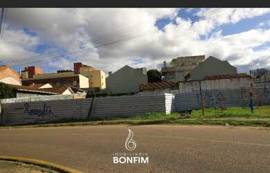 Imagem: O terreno possui 815m² de Área e Imóvel novo e está localizado